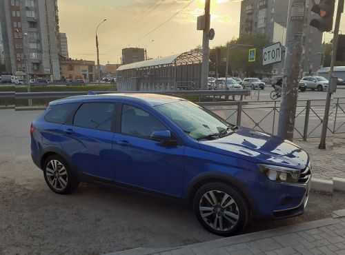 Lada_Vesta_cross_SW_small